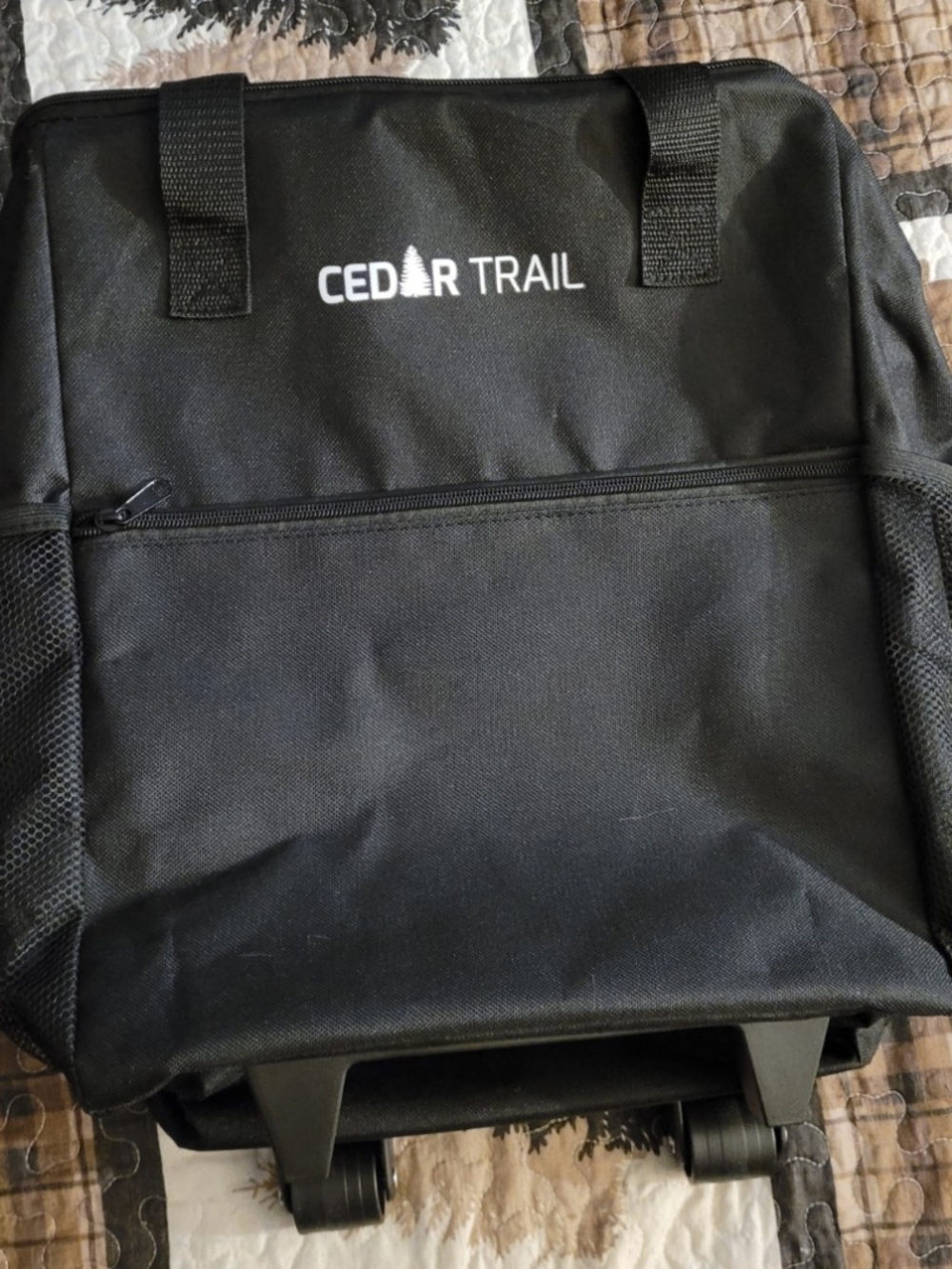 New Cedar Trail 50 Can Rolling Cooler Portable Wheels Collapsible Insulated